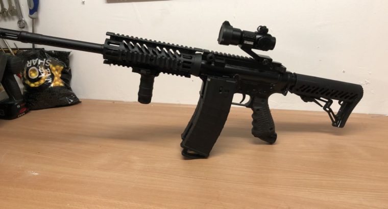 Tippmann TMC mit Ausrüstung