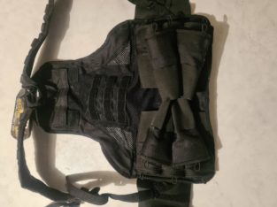 Tactical Weste mit integriertem Battelpack