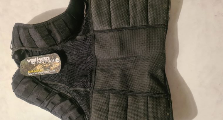 Tactical Weste mit integriertem Battelpack
