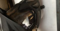 Markierer mit Maske und Koffer
