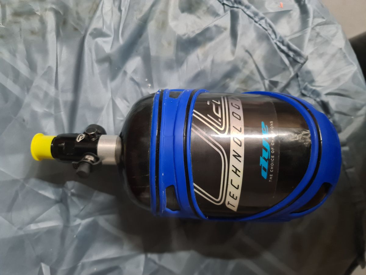 DYE UL Air Tank 1,2 Liter mit Proto Throttle Regulator 300bar