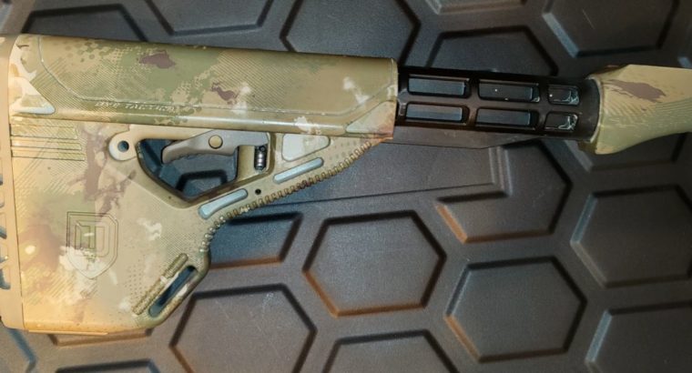 Dye Dam Assault Matrix Schulterstützen mit Führung