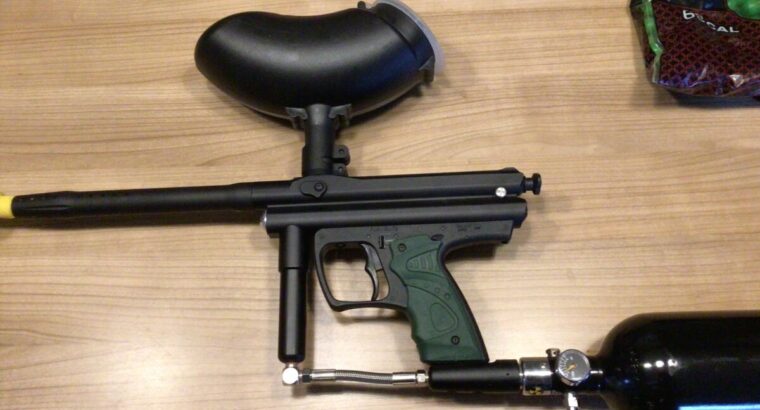 Paintball Markierer mit Zubehör