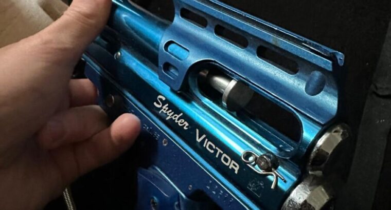 Spyder Victor Blau