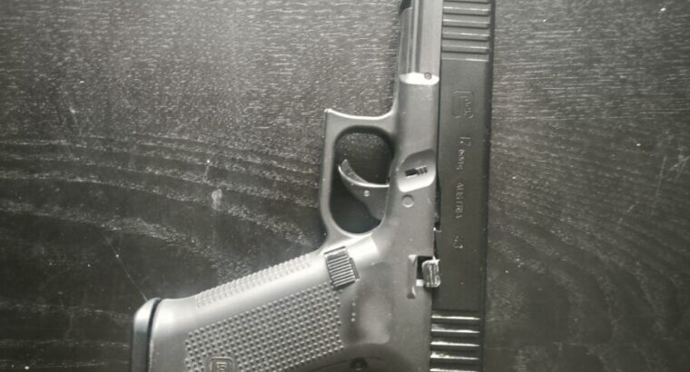 Umarex Glock 17 mit drei Magazinen