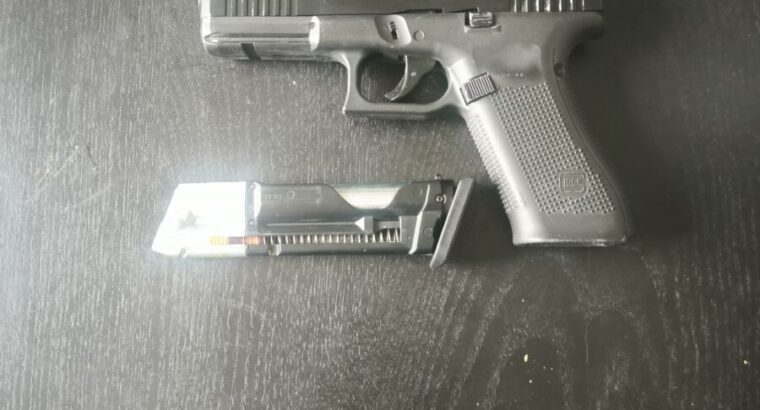 Umarex Glock 17 mit drei Magazinen