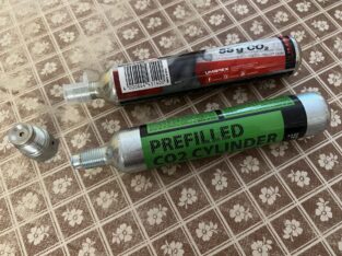 Verkaufe 88g CO2 Kapseln plus Adapter