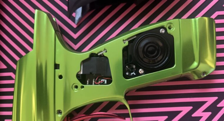 Luxe ICE – Slime Green / red – neuwertig