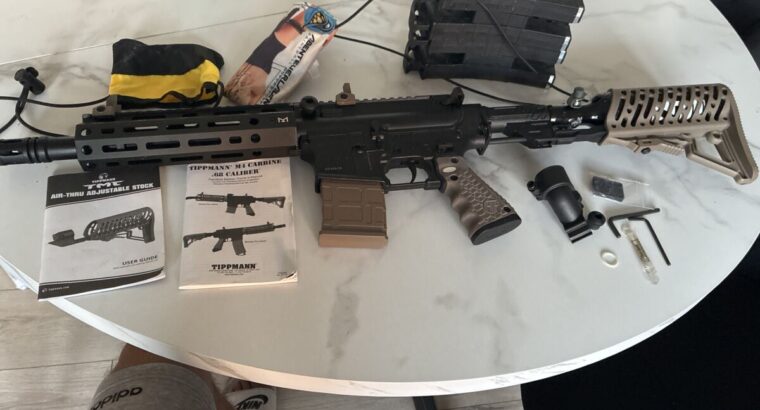 Tippmann TMC MagFed – black/desert – inkl. Tippmann Air Stock, 0,2L HP System Plus zwei Doppel magaziene