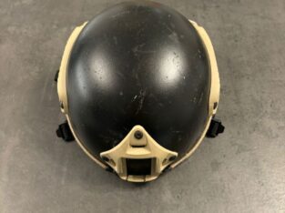 Tactical Helm mit Schoner und Haltermöglichkeit