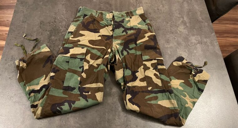 U.S Army Schutzkleidung-Hose im Wald-Tarn