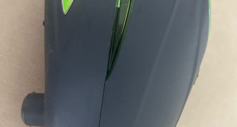 DYE DM15 (Black / Lime) neuwertig, noch nie gespielt, noch nie ein Schuss. Dazu V2 Tank 1,1L / 0,8kg ,mit Gummischutz und neuer Hopper (Black / Lime)