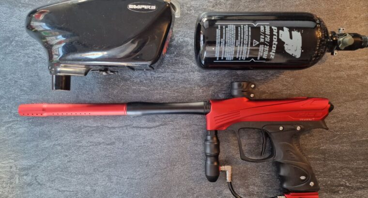 Dye Rize CZR Paintball Makierer Red Cal 68 + 0.8l Tank + Empire Hopper