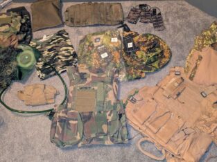 Westen, Kleidung u. Pouches