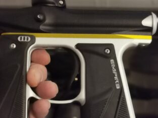 Empire Invert Mini mit Equipment