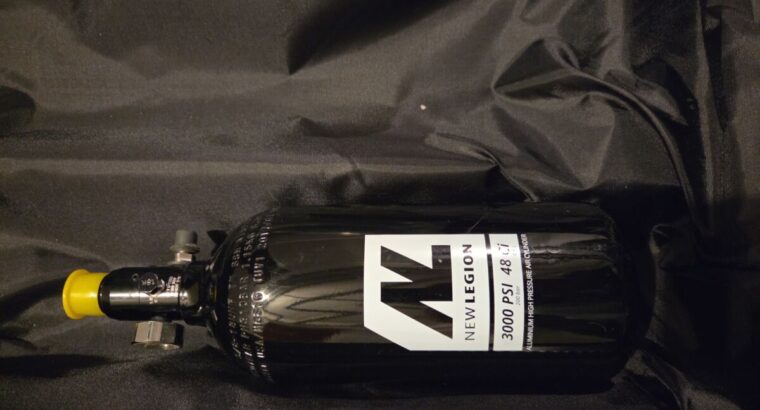 Dye Rize CZR mit Ausrüstung