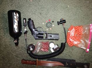 RAM Waffen Set komplett, Handgranaten 6 STK, Schießen mit co2 oder Druckluftflasche 1 l Manometer , 2 Adapter, Schulterhalfter, 3 Trommel,10 Pfefferbols , Glasbreaker/Bonebreaker, , 1 Winshester Bowie und Wieder verwendbare Zündervorichtung für co2 Granaten