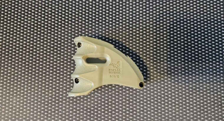 FAB DEFENSE MWG T MAG WELL GRIFF MAGAZIN M16 / M4 / AR-15 NEU