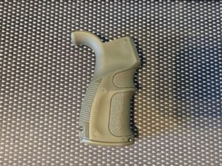 IMI Defense M16/AR15 EG Pistol Grip IMI DEFENSE EG PISTOL GRIP GRIFF M16 / M4 / AR-15 NEU MAGFED
