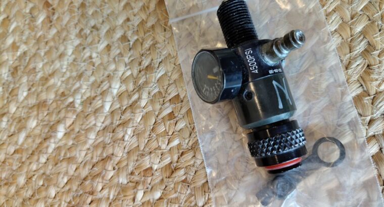 Ninja Regulator 300bar/4500psi + alte Luxfer Flasche/Bottlecover