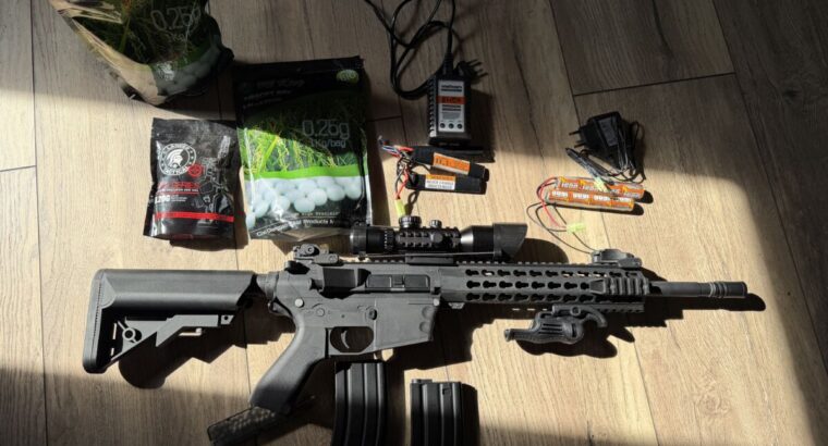 Airsoft M4 Lancer Tactical