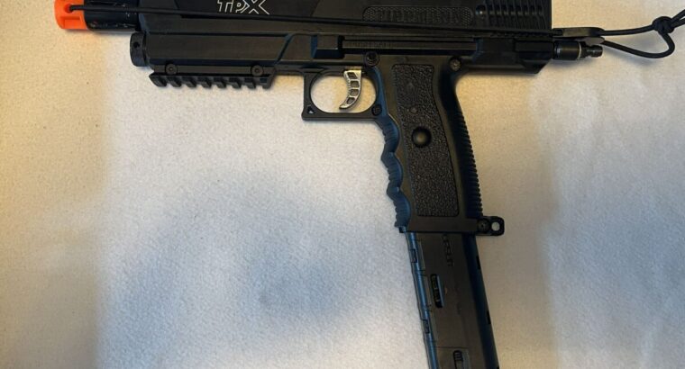 Tippmann TIPX mit einigem Zubehör