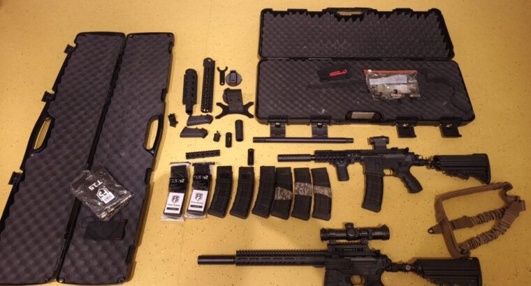 Magfed Ultimate Set: 1x Glock17 First Edition und 2x Firststrike T15 (DMR-/Sniper-Umbau mit Supremacy-Scope und CQB-Umbau mit Holosun Red-Dot), jede Menge Zubehör
