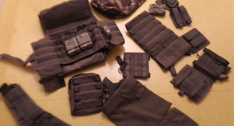 Magfed Ultimate Set: 1x Glock17 First Edition und 2x Firststrike T15 (DMR-/Sniper-Umbau mit Supremacy-Scope und CQB-Umbau mit Holosun Red-Dot), jede Menge Zubehör