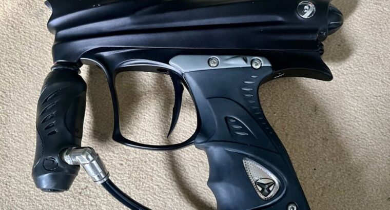 DYE DM9 mit Lauf, Zubehör und Tasche zu verkaufen