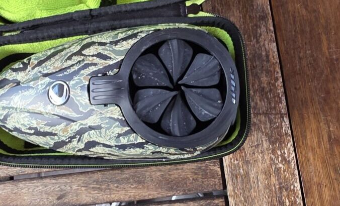 Dye M2 Tiger + Dye R2 Tiger + Exalt Hopper Case – Komplettpaket