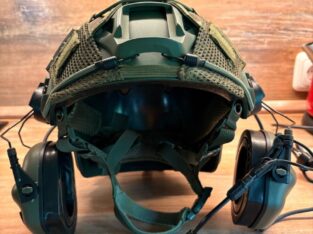 Helm mit Bezug und Earmor Headset M32Plus