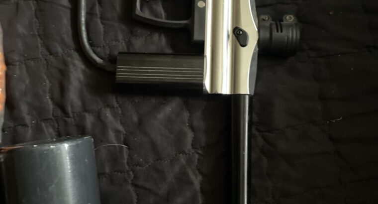 2 paintball Marker