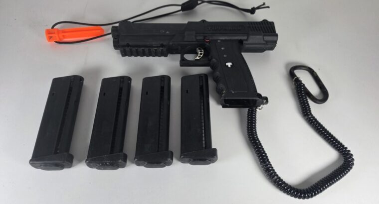 Tippmann TPX Paintball-Pistole mit 4 Magazinen und Koffer