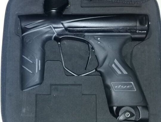 DYE DSR in Schwarz
