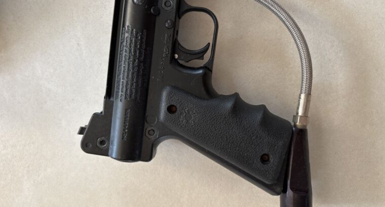 Tippmann 98 Custom Paintball Markierer & Hopper