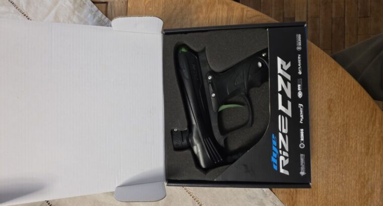 DYE Rize CZR Komplettset – DYE R2 Hopper + 200 Bar HP-Flasche