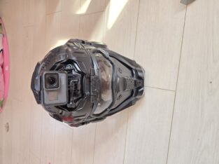 Tactical helm mit lautsprecher und microphone