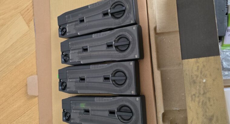 EMF100 + Flasche und 4 Magazine