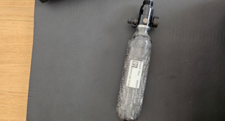 EMF100 + Flasche und 4 Magazine